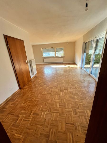 4,5-Zimmer-Wohnung mit Terrasse und Garten in bevorzugter Wohnlage in Altenkirchen